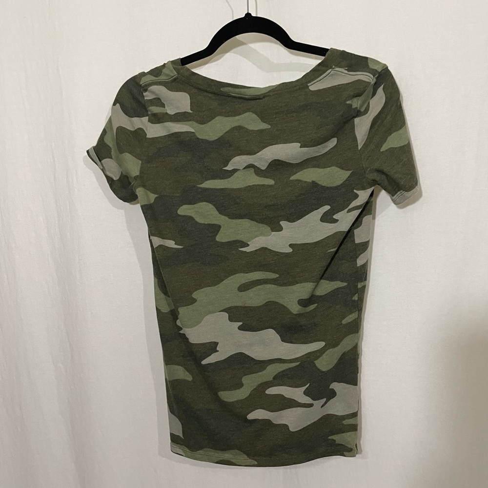 Pink camo t-shirt - Picture 2 of 3